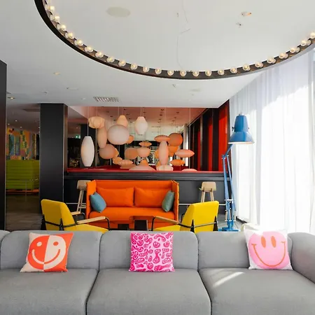 citizenM Glasgow-2